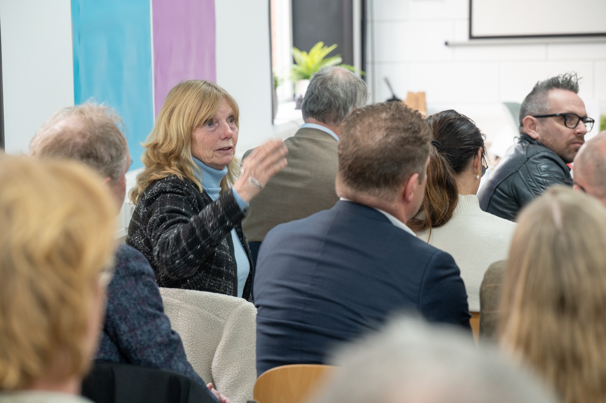 Gesprek in het publiek naar aanleiding van de presentaties
