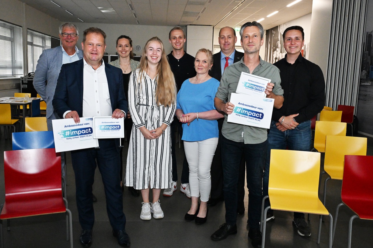 Nieuwe ambassadeurs Jan Nederveen en Michiel van de Burgt met een aantal andere ambassadeurs